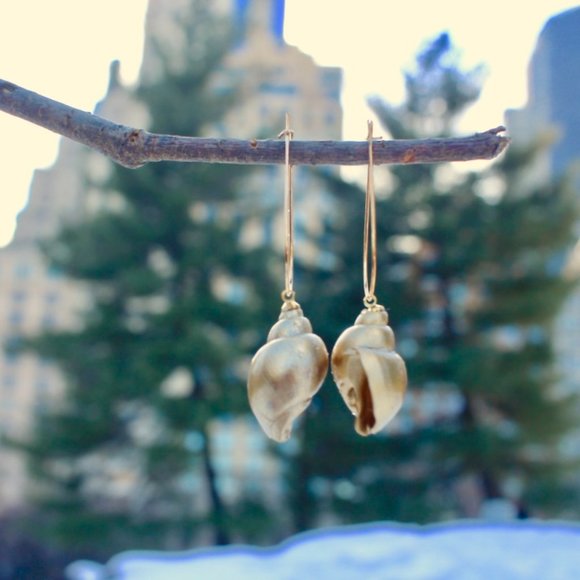 NEW Shell gold drop hook dangle conch earrings - Picture 12 of 12